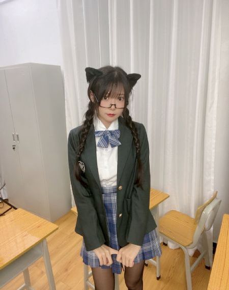 宁荣荣张开双腿被强视频_BD韩语在线播放观看